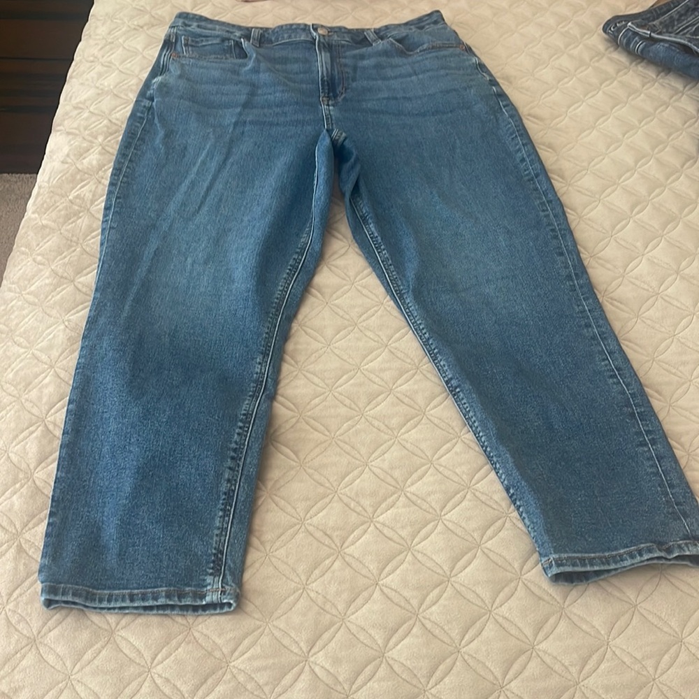 American Eagle Mom jeans